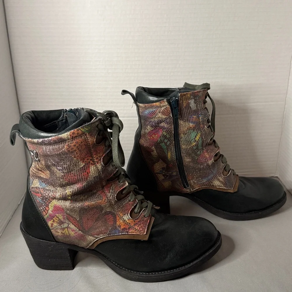 Portofino Boho Chic Artsy Lace Up Bootie Sz 40 Abstract Floral Side Zip European